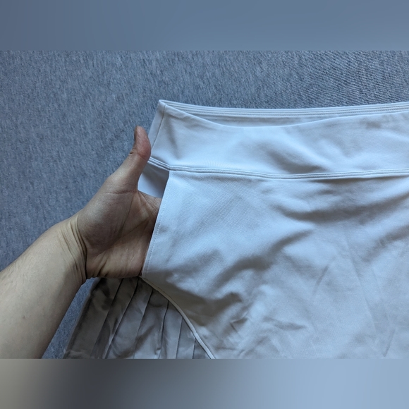 Under Armour Links Knit Mesh Skort in White/Grey - Picture 5 of 8